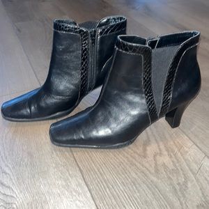 A2 by Aerosoles heeled ankle boot, size 8.5, black with snakeskin detail
